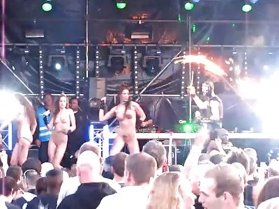 Noor xxl seks film lits Julia palus täita tupe spermaga kuni ebaõnnestumiseni.