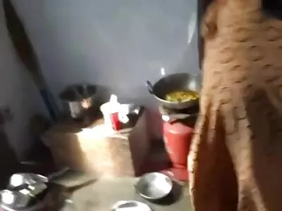 Kopsutav blond oma kõvera oldman seks riistaga.