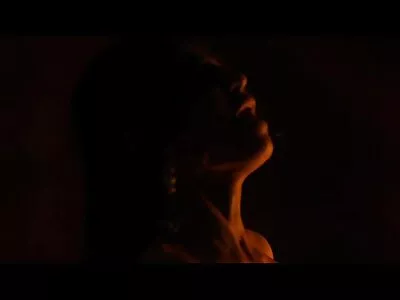 Mängib massage film sex rindadega.