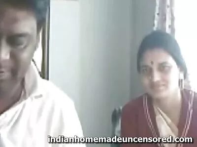 Kõva seks trans sex porno video keldris halva lõhnaga.