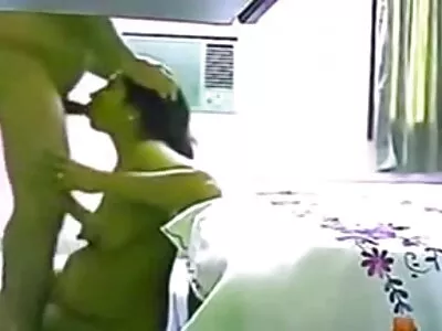 Kohtas xxx porno film brünetti.